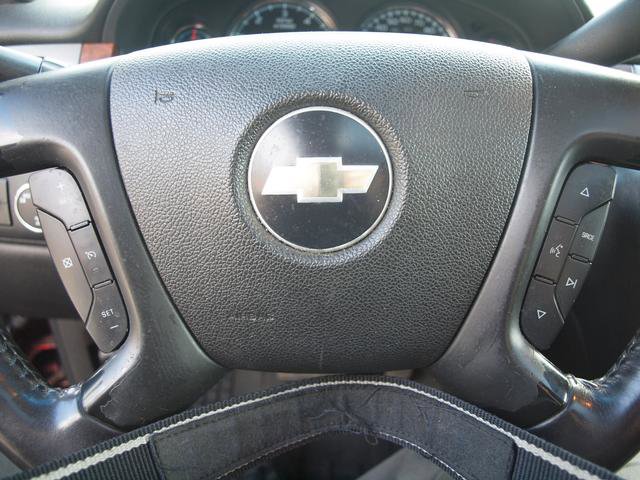 Used 2008 Chevrolet Avalanche LT w/ Convenience Package #1 AWD/4WD image 9