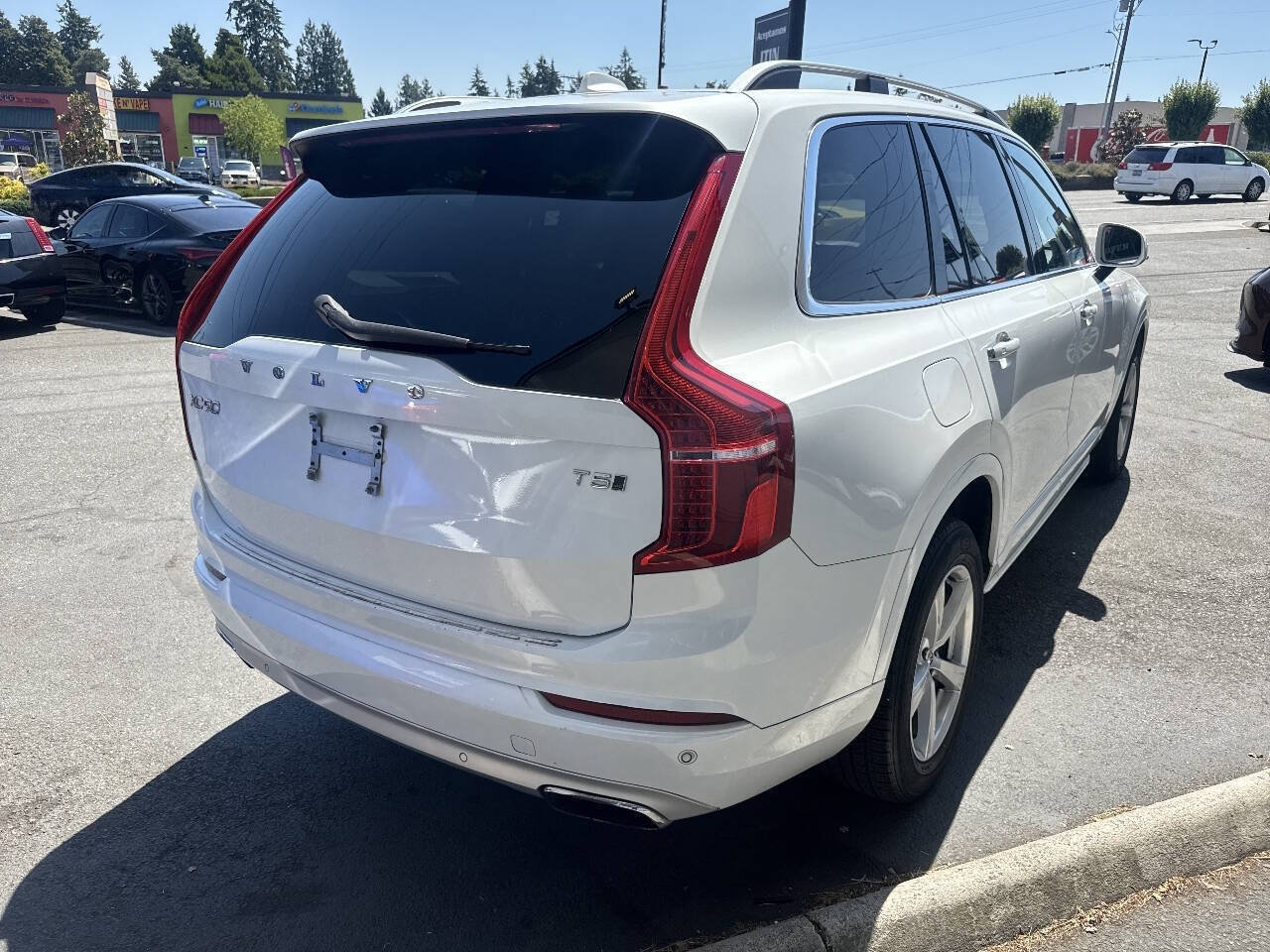 Used 2016 Volvo XC90 T5 Momentum AWD/4WD image 8