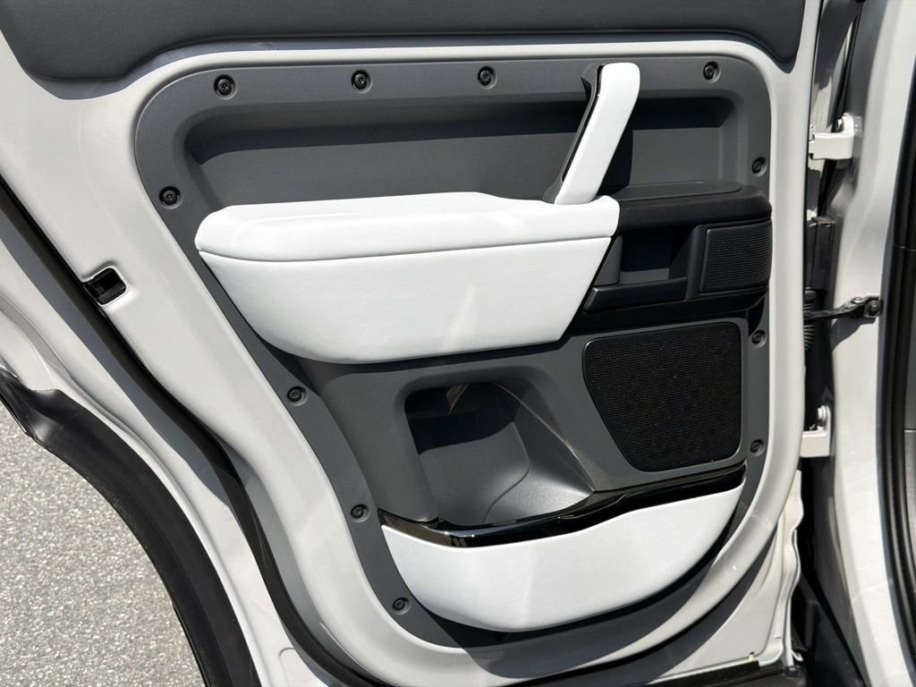 New 2026 Land Rover Defender 110 OCTA image 11