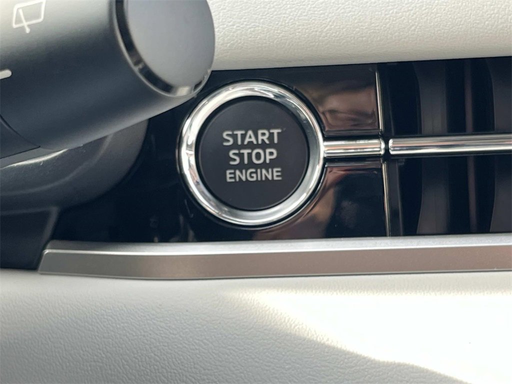 New 2026 Mitsubishi Outlander SE image 23