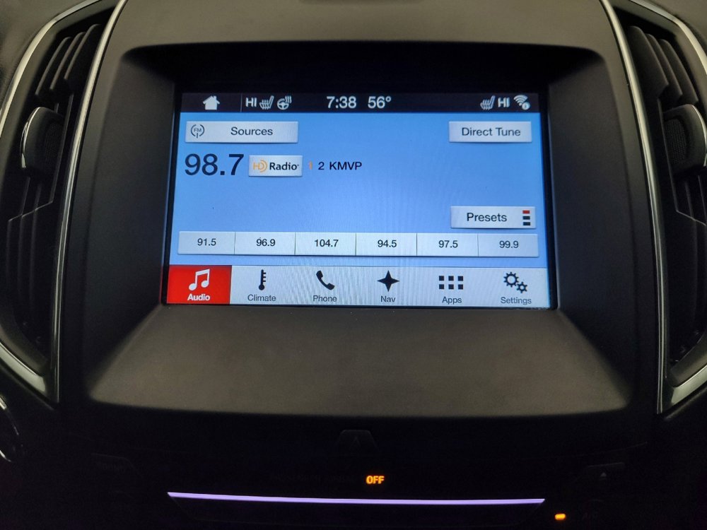 Used 2018 Ford Edge Titanium w/ Ford Safe & Smart Package image 25