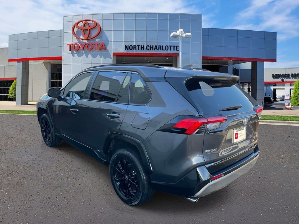 Used 2023 Toyota RAV4 SE w/ Convenience Package image 8