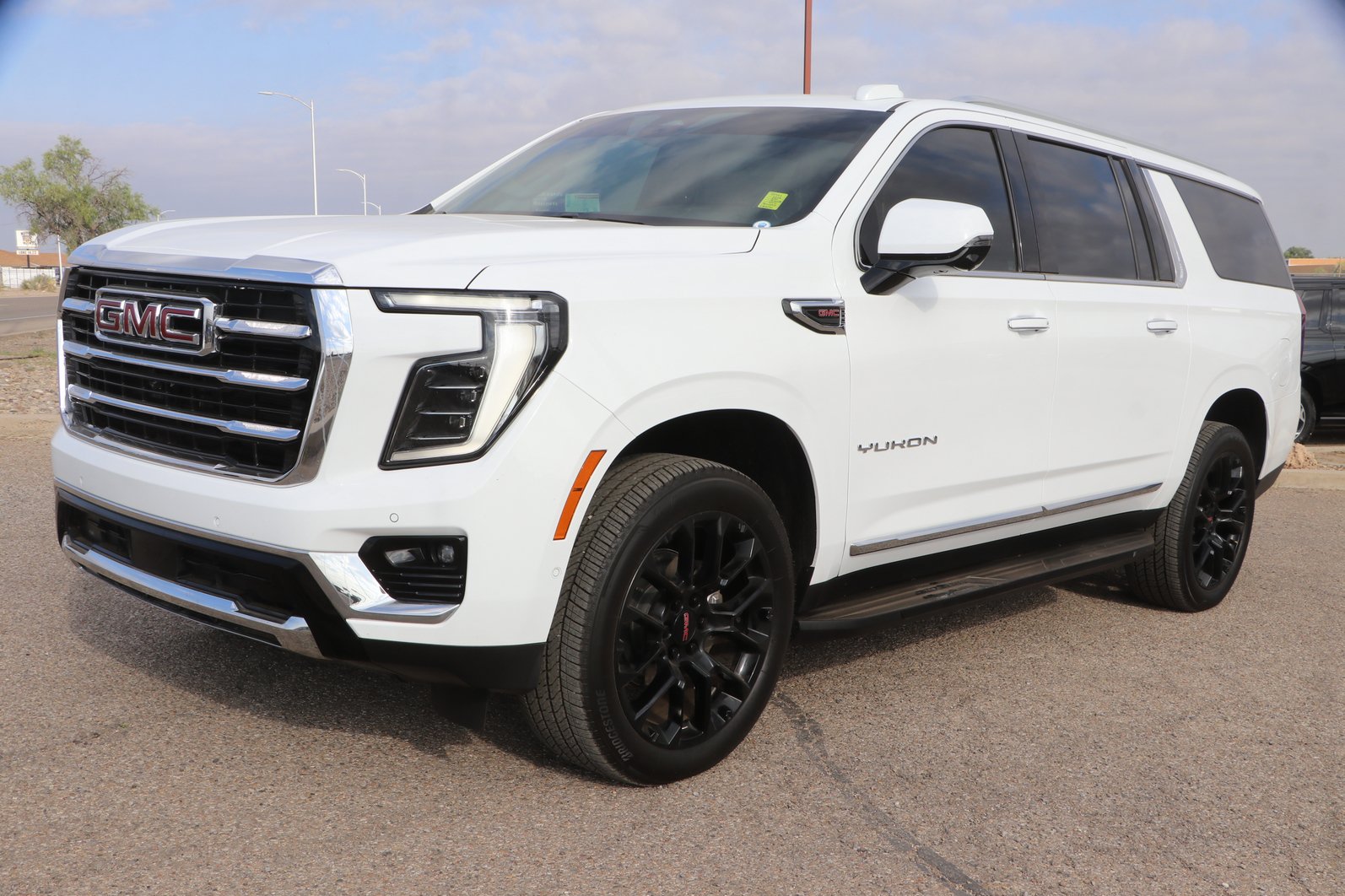 Used 2026 GMC Yukon XL Elevation AWD/4WD image 3