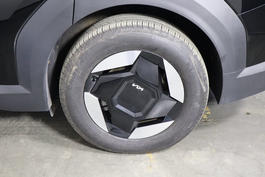 Used 2024 Kia EV9 Light Long Range RWD image 42