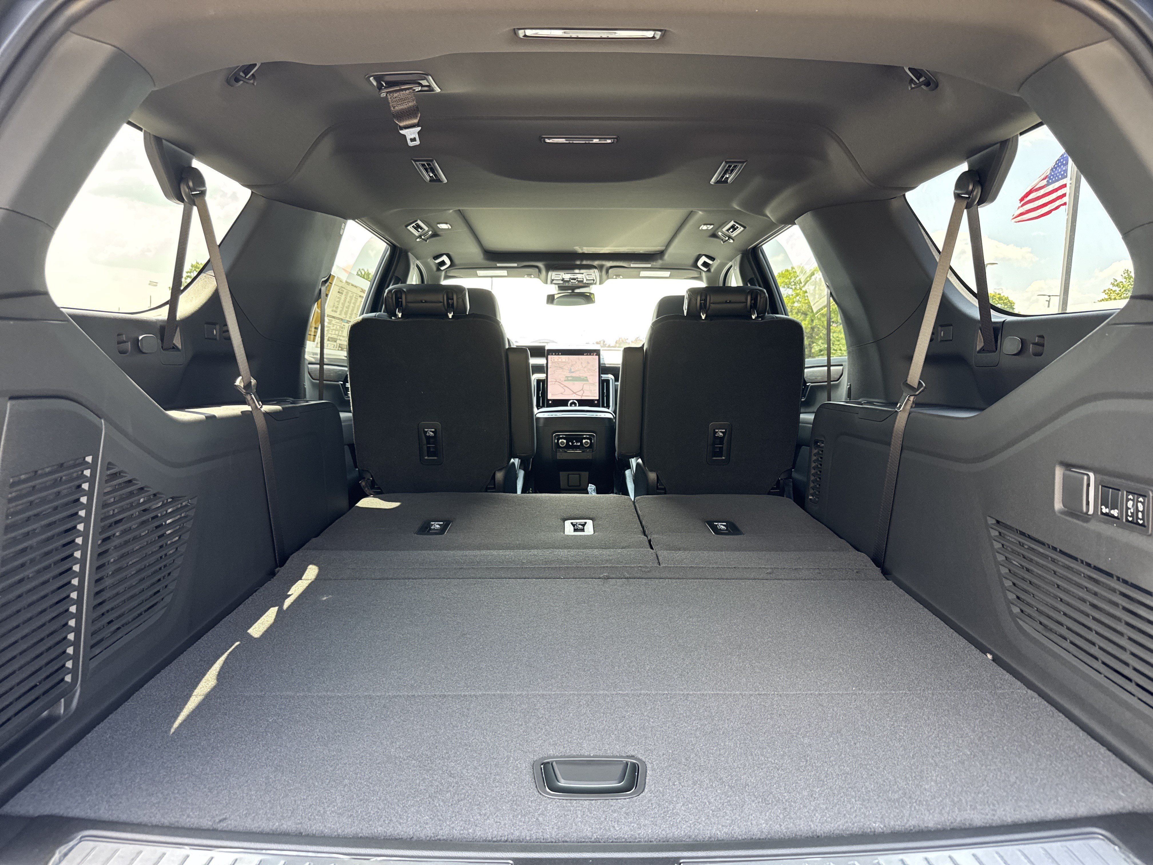 New 2026 GMC Yukon XL Denali w/ Sun & Power Step Package AWD/4WD image 36