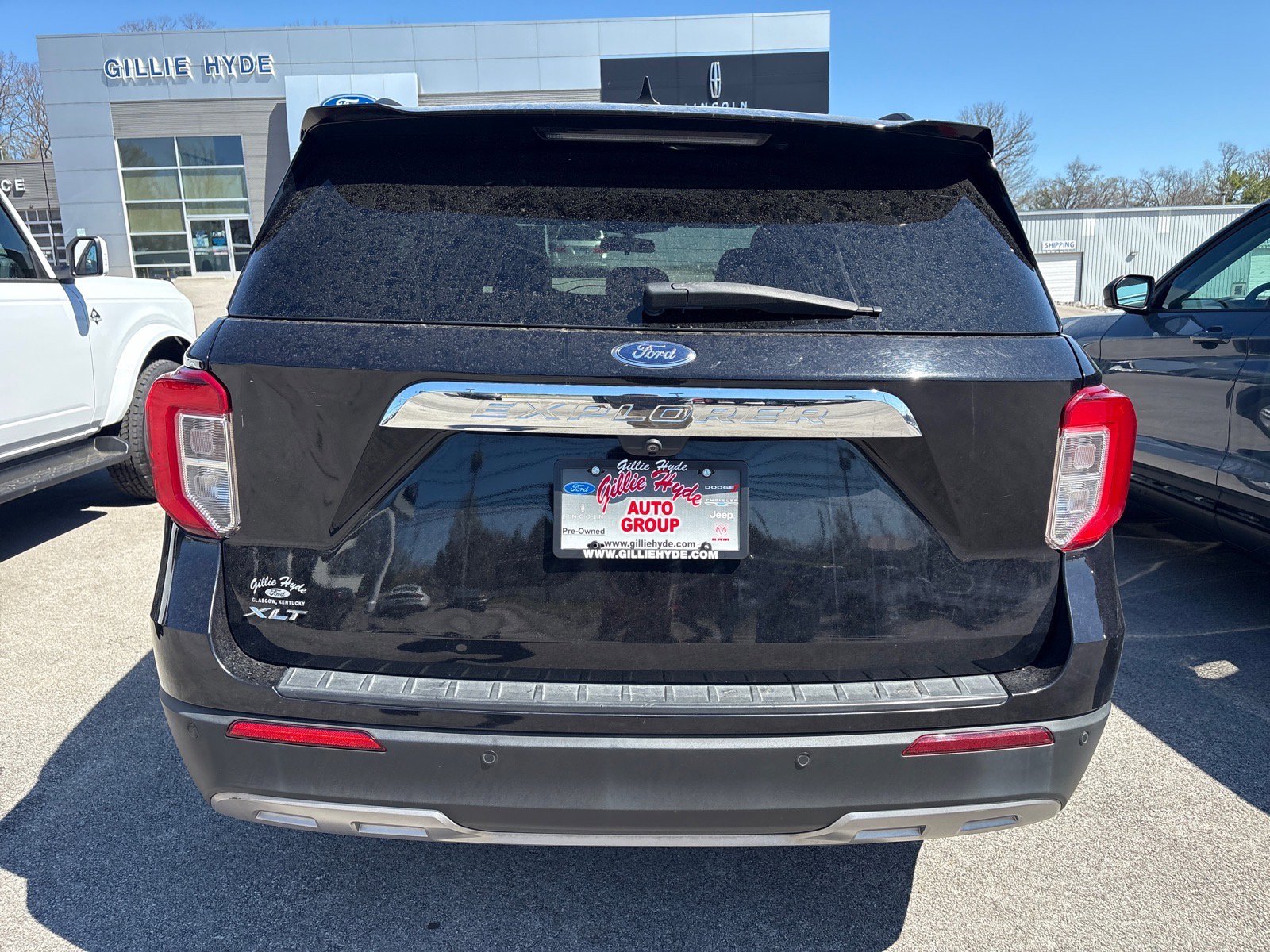 Used 2022 Ford Explorer XLT w/ Equipment Group 202A image 5