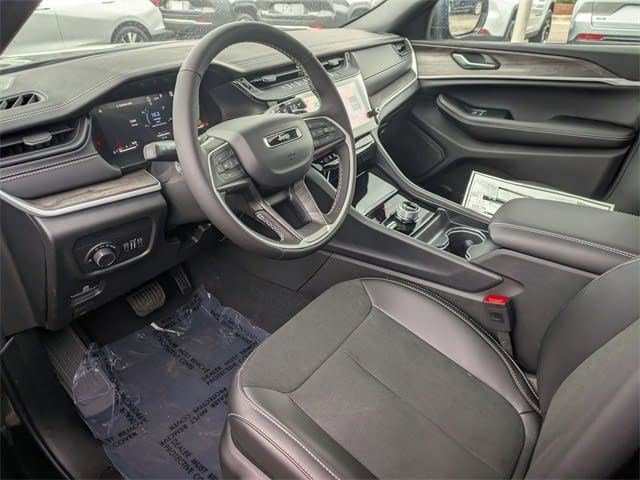 New 2026 Jeep Grand Cherokee Altitude AWD/4WD image 9
