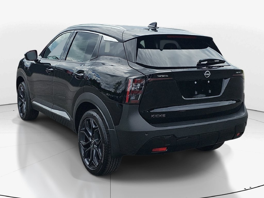 New 2027 Nissan Kicks SR w/ SR Premium Package FWD image 8