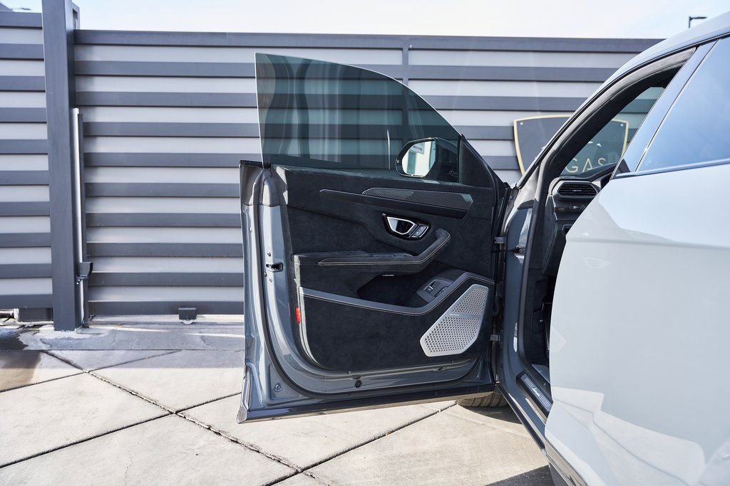 Used 2024 Lamborghini Urus Performante image 36