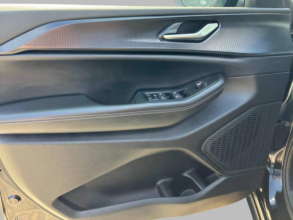 Certified 2024 Jeep Grand Cherokee Altitude AWD/4WD image 19
