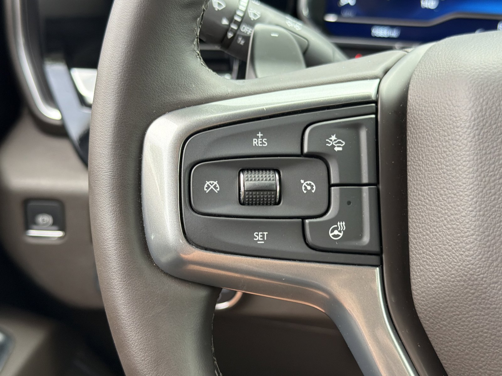 Used 2024 Chevrolet Silverado 1500 RST AWD/4WD image 19