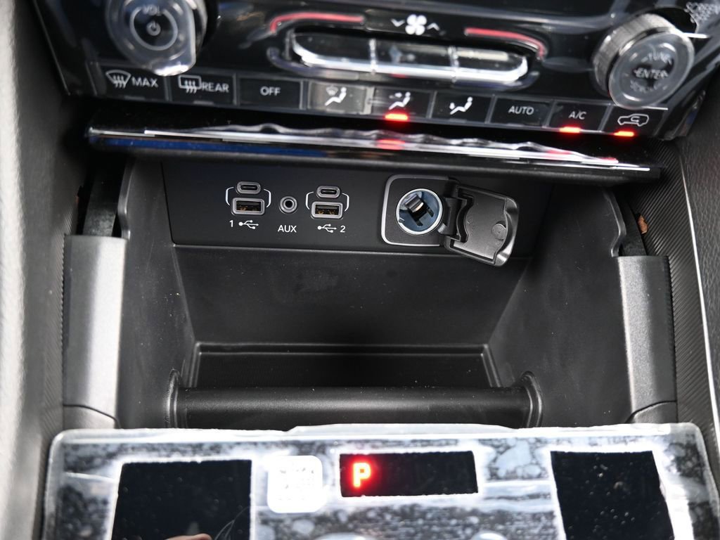 Used 2025 Jeep Grand Cherokee Laredo AWD/4WD image 20