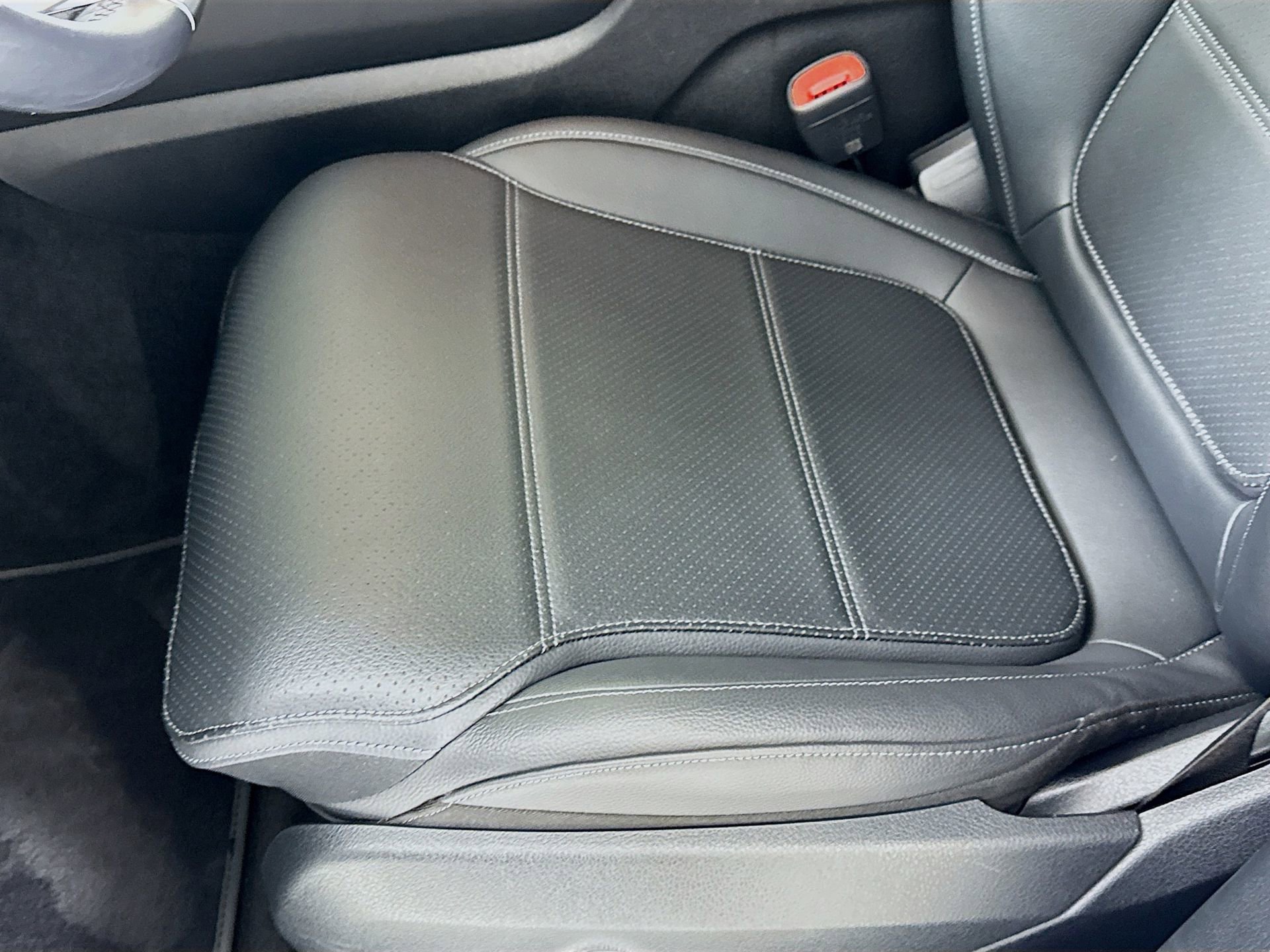 Certified 2025 Mercedes-Benz GLC 300 image 19