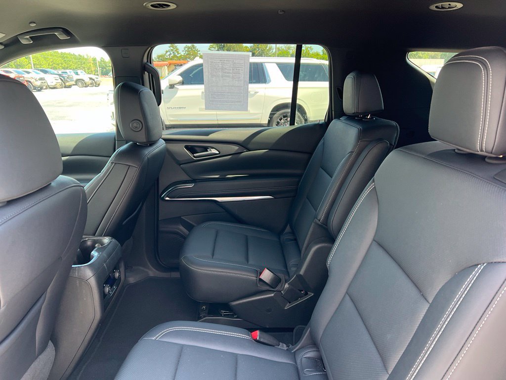 Used 2025 Chevrolet Traverse LT AWD/4WD image 10
