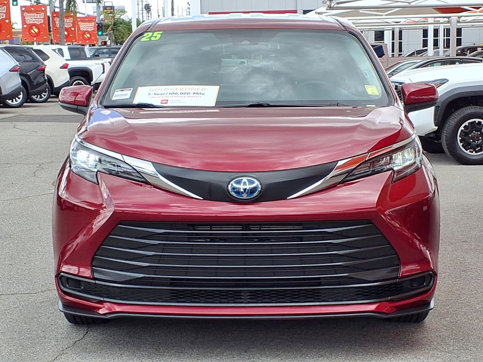 Certified 2025 Toyota Sienna LE FWD image 2