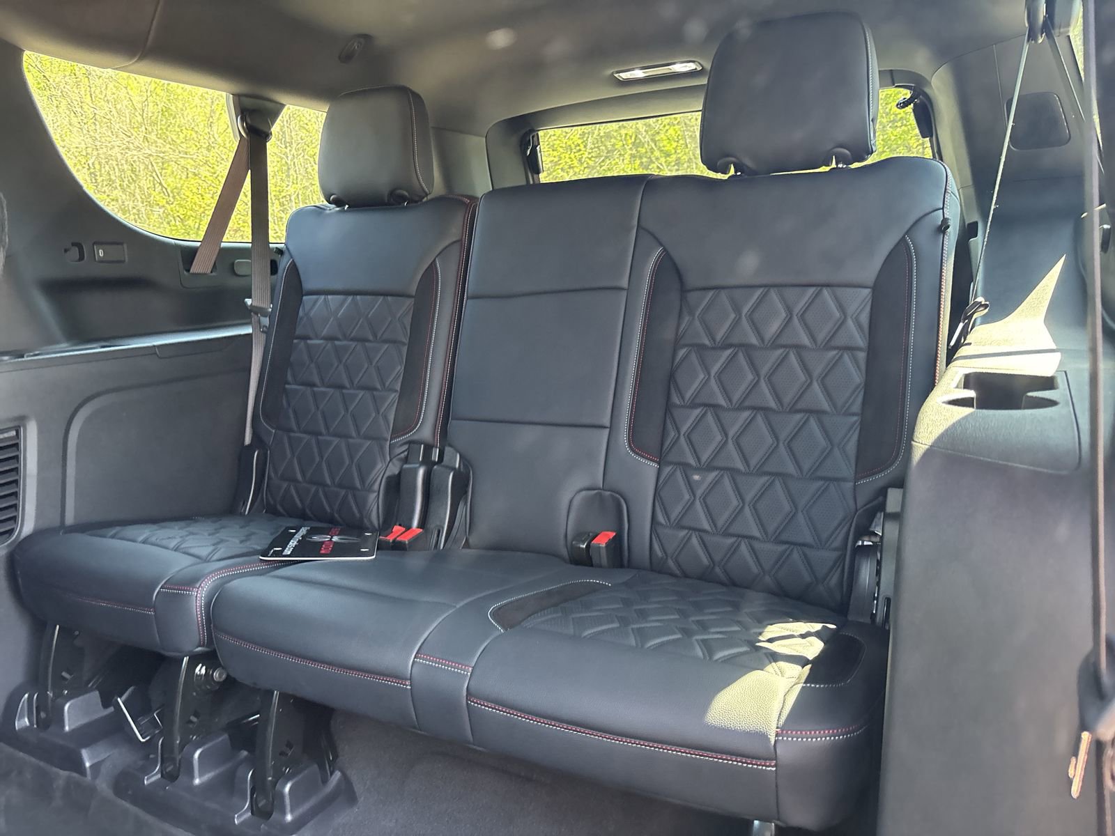 New 2025 Chevrolet Suburban Premier image 26