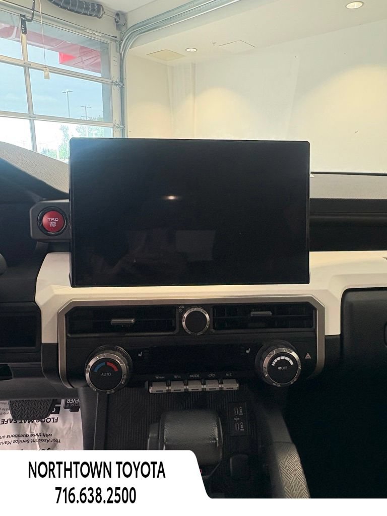 Used 2024 Toyota Tacoma TRD Off-Road AWD/4WD image 21