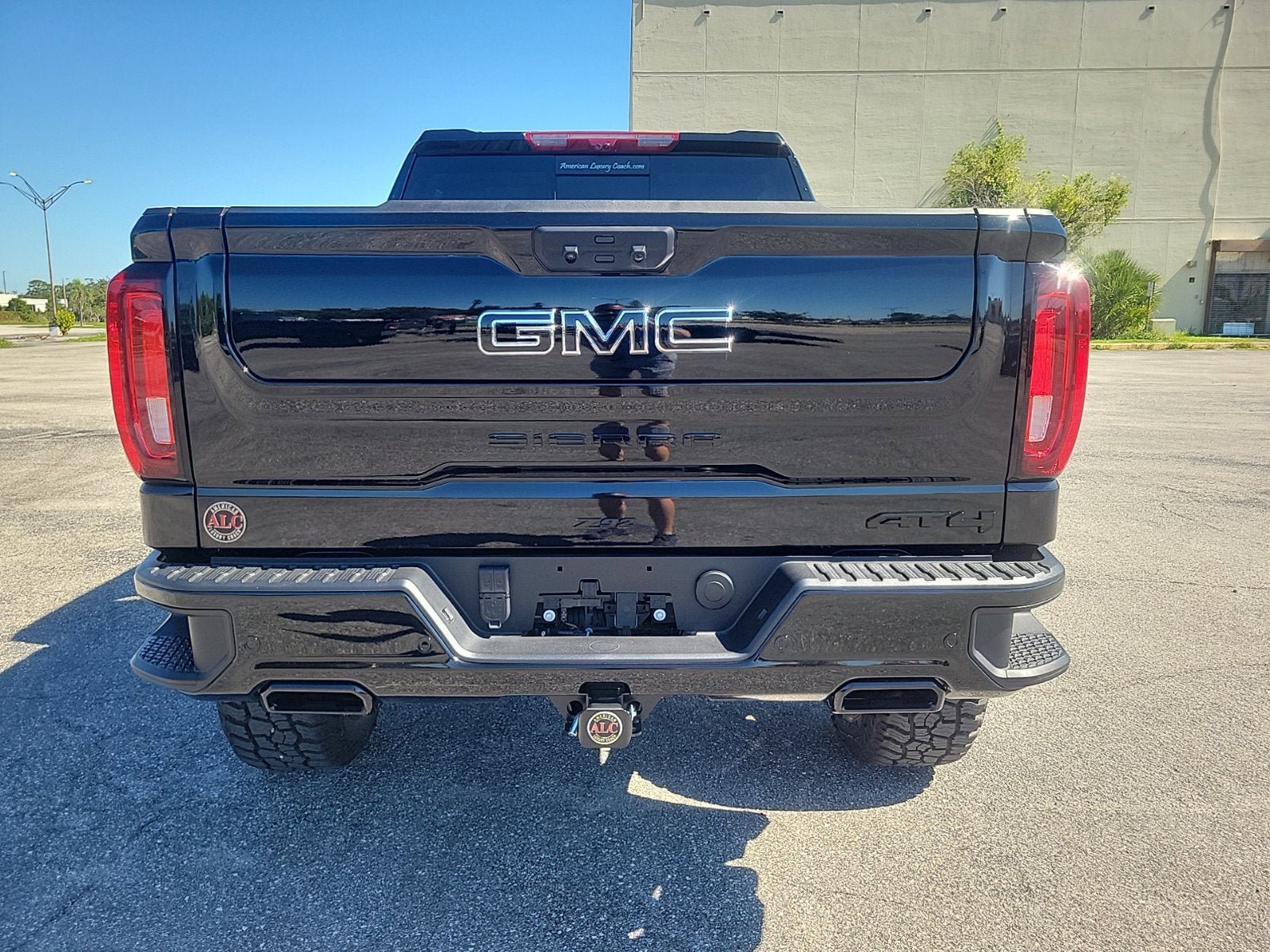 New 2026 GMC Sierra 1500 AT4 w/ Technology Package AWD/4WD image 6