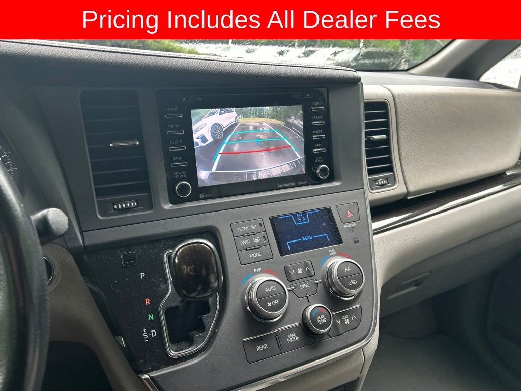 Used 2019 Toyota Sienna XLE FWD image 4