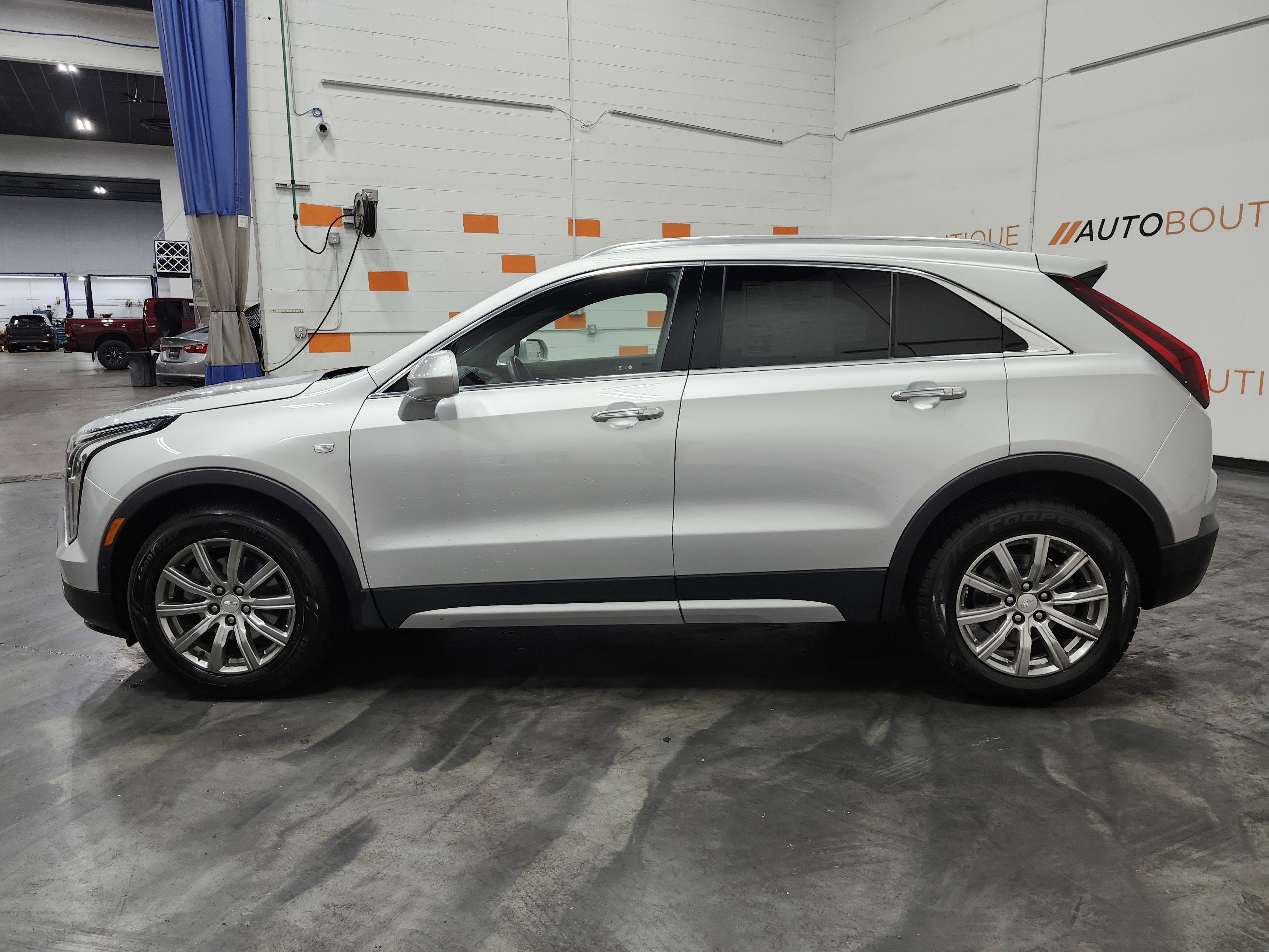 Used 2019 Cadillac XT4 Premium Luxury image 16