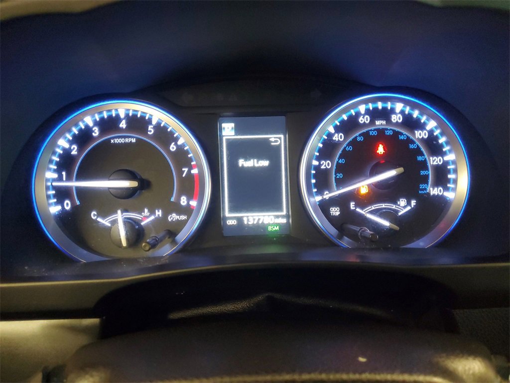 Used 2019 Toyota Highlander XLE image 25