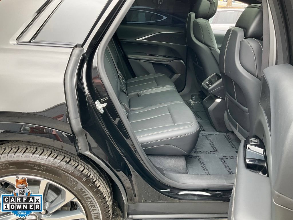 Used 2024 Cadillac Lyriq Sport RWD image 47