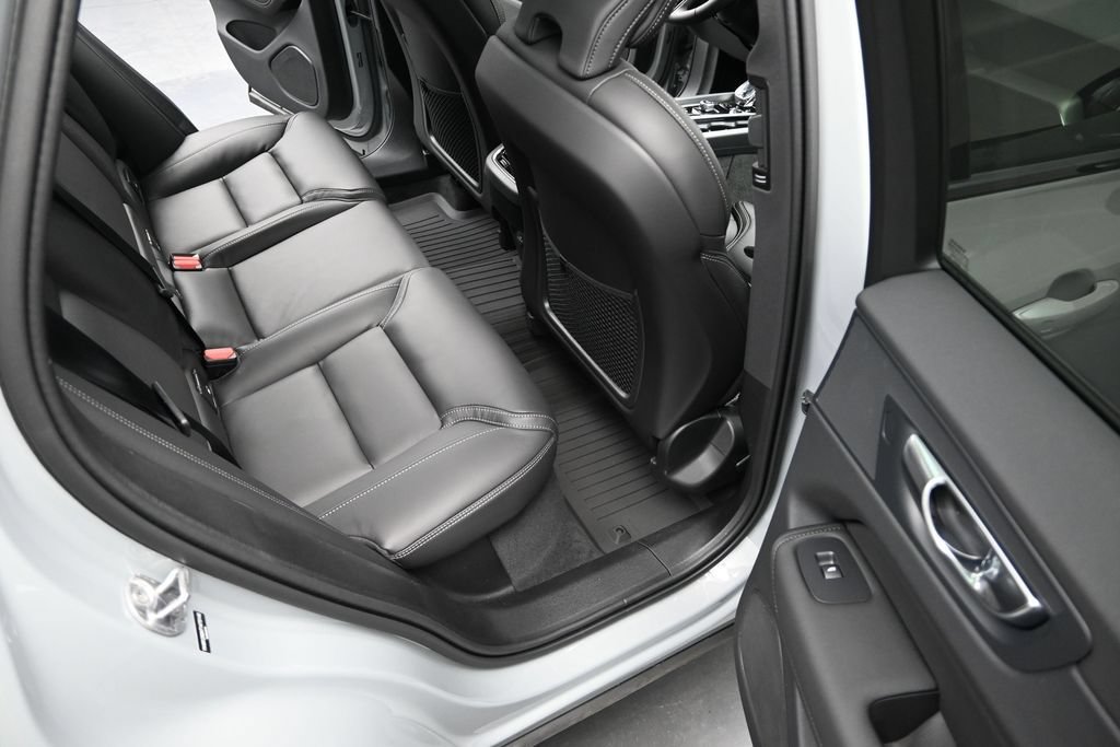New 2026 Volvo XC60 B5 Ultra w/ Climate Package AWD/4WD image 16