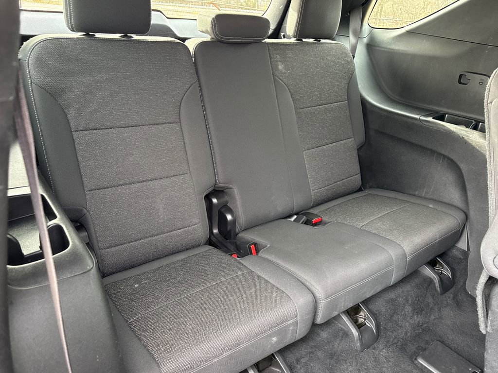 Used 2024 Chevrolet Traverse LT image 12