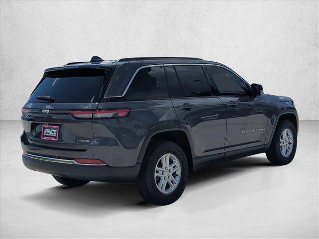 Used 2025 Jeep Grand Cherokee Laredo w/ Luxury Tech Group I RWD image 5