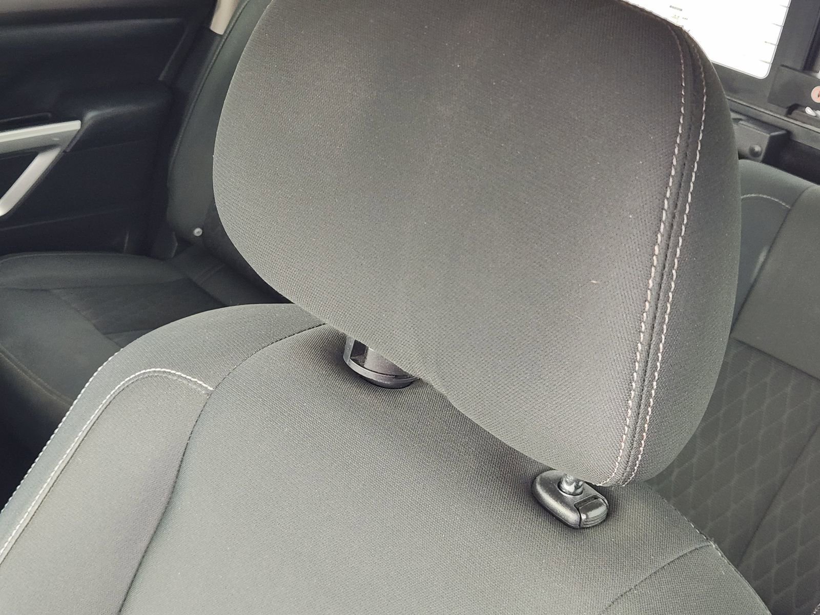 Used 2018 Nissan Titan SV w/ SV Convenience Package image 15