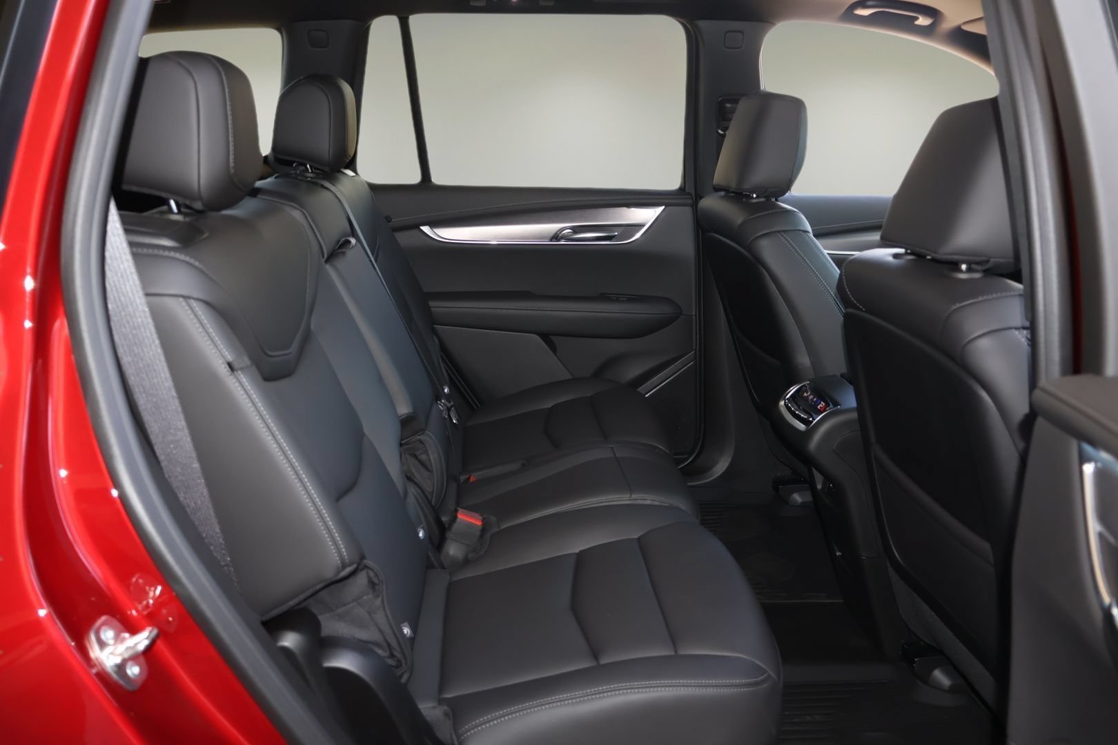 New 2025 Cadillac XT6 Luxury w/ LPO, Floor Liner Package AWD/4WD image 17