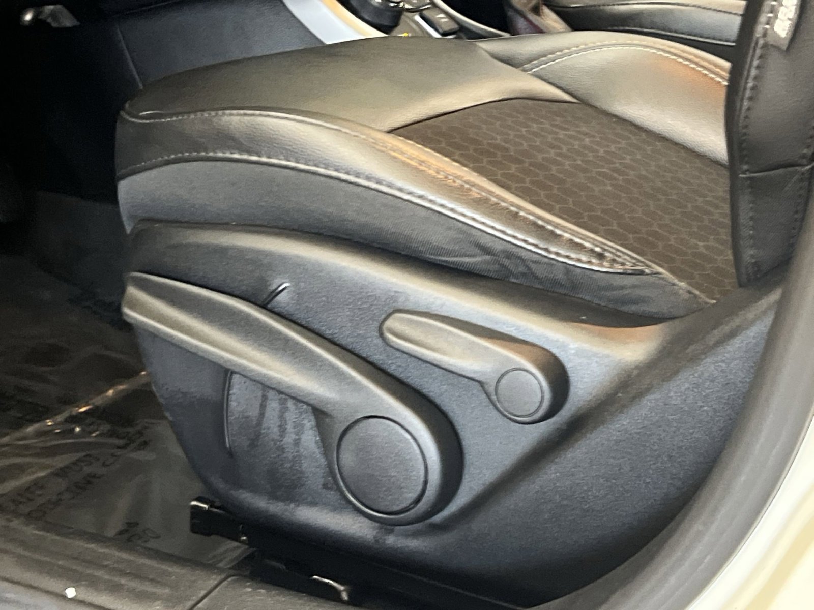 Used 2018 Jeep Compass Latitude AWD/4WD image 18