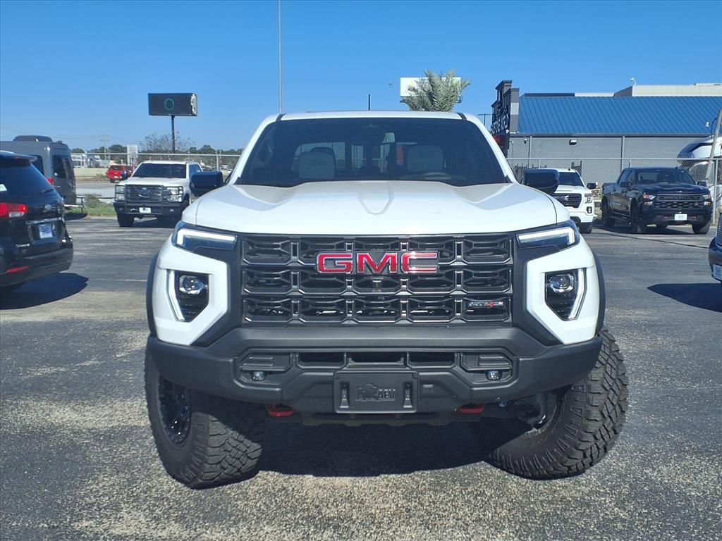 Certified 2025 GMC Canyon AT4 w/ AT4X AEV Edition image 18