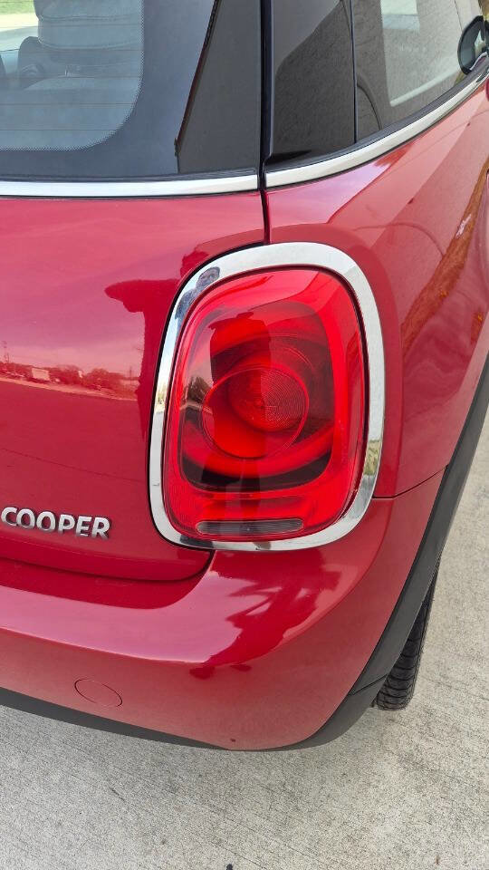 Used 2015 MINI Cooper 2-Door Hardtop image 17