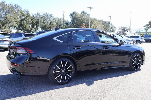 Used 2023 Honda Accord Touring image 7