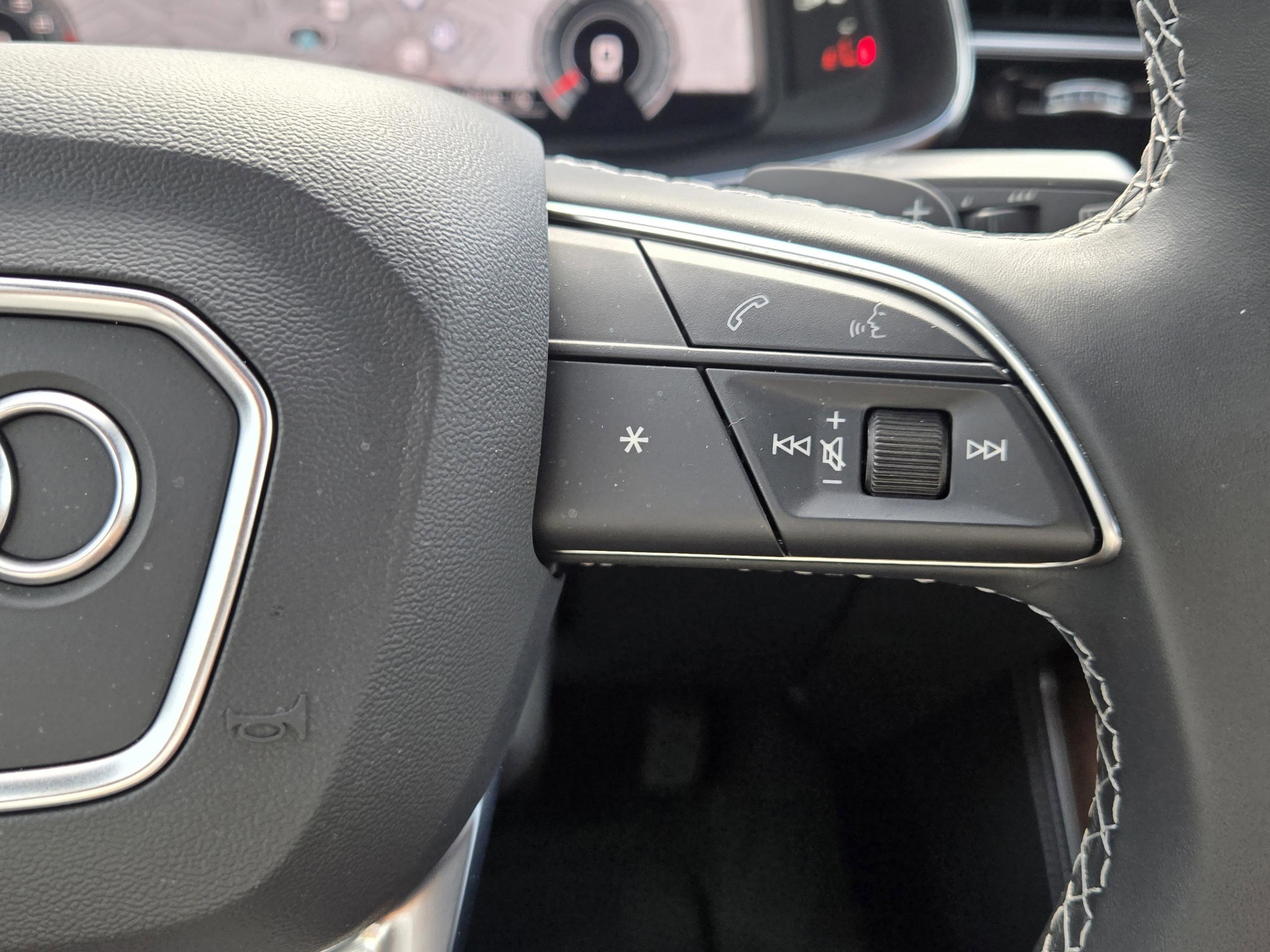 Used 2026 Audi Q8 Prestige w/ Prestige Package image 30