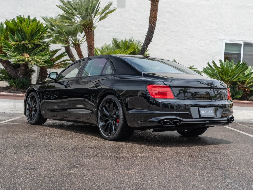 Used 2024 Bentley Flying Spur V8 AWD/4WD image 3