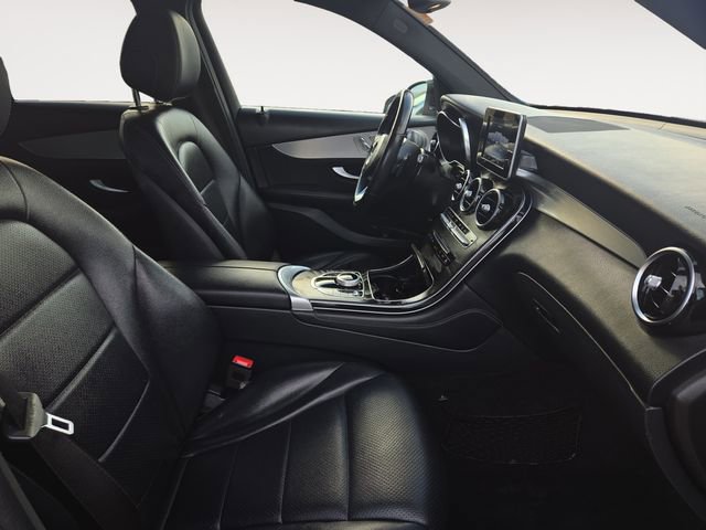 Used 2019 Mercedes-Benz GLC 350e 4MATIC image 15