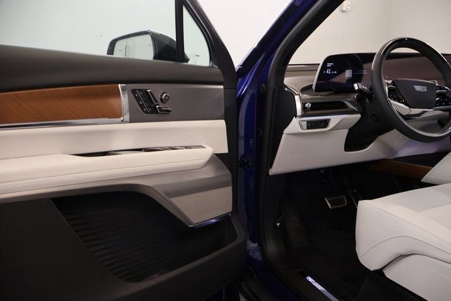 New 2026 Cadillac Vistiq Sport image 8