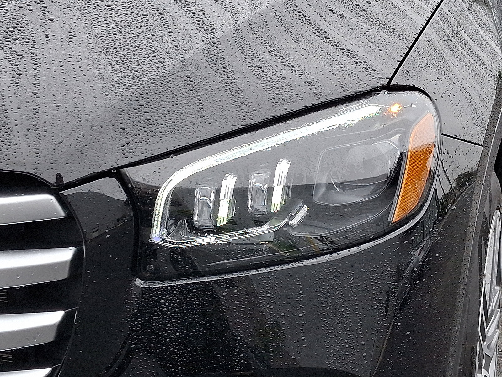 Used 2025 Mercedes-Benz GLS 450 4MATIC image 9