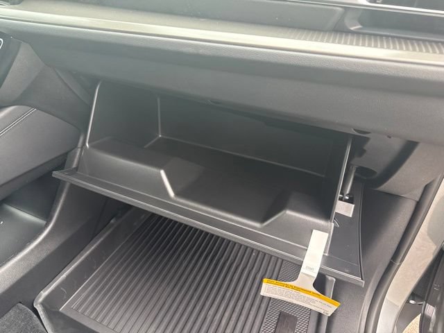 New 2026 Chevrolet Traverse LT w/ LPO, Floor Liner Package AWD/4WD image 22