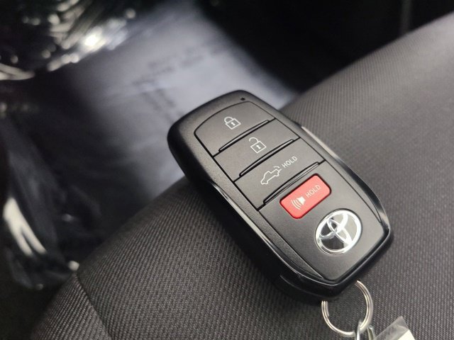 Used 2024 Toyota Tacoma SR AWD/4WD image 33