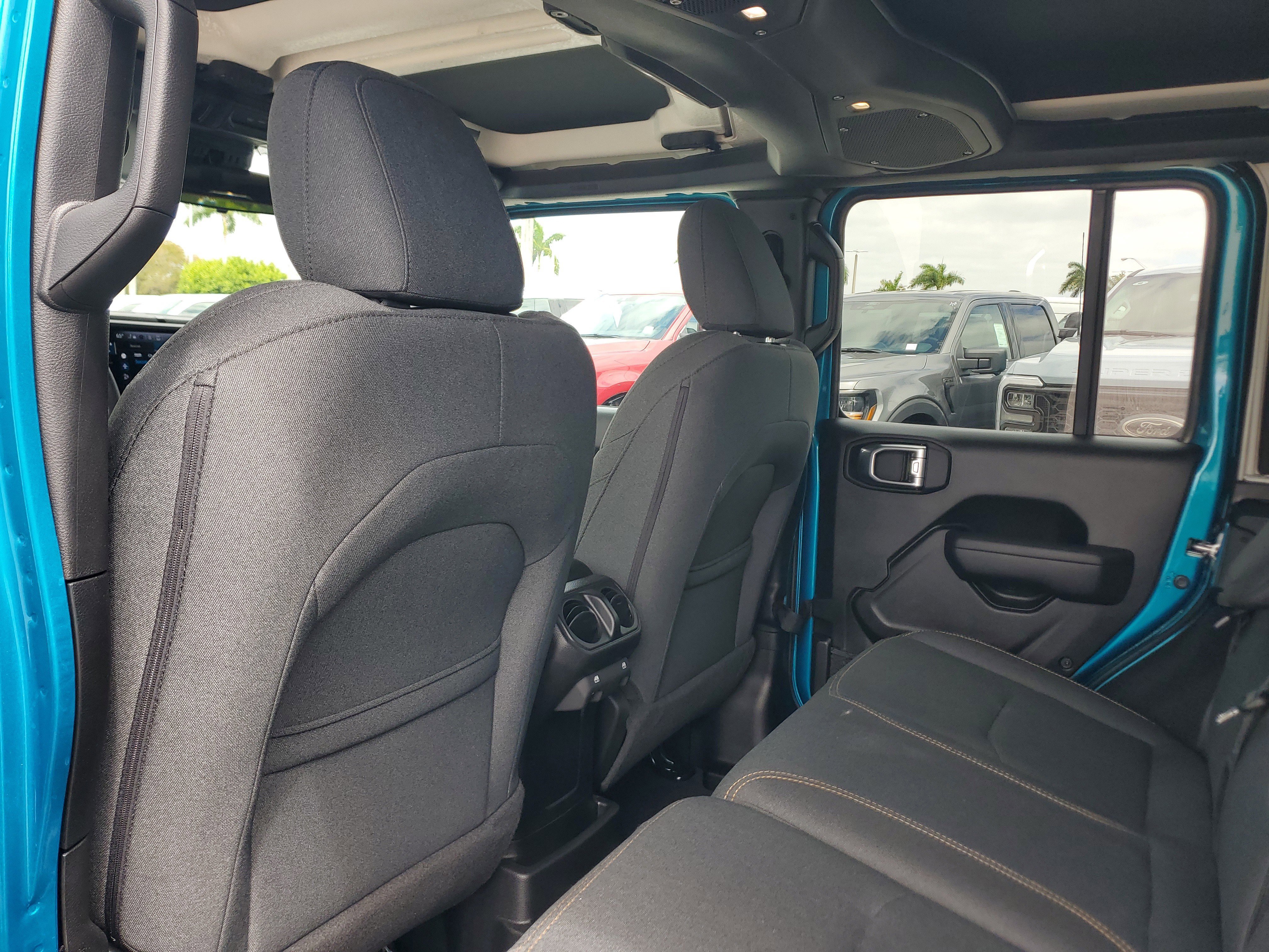 Used 2024 Jeep Wrangler Unlimited AWD/4WD image 13