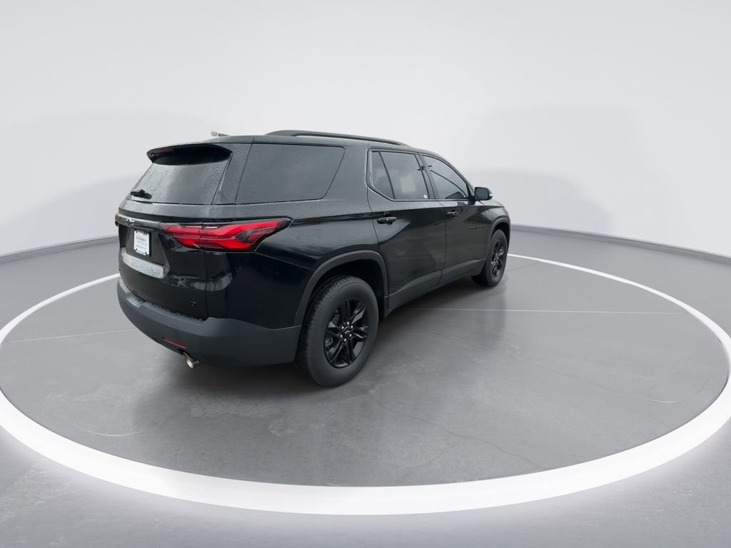 Used 2023 Chevrolet Traverse LT image 8