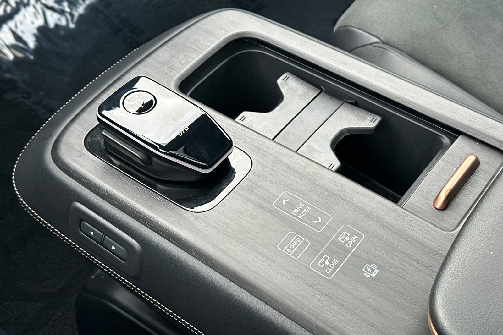 Certified 2024 Nissan Ariya FWD image 25