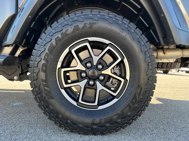 Used 2024 Jeep Gladiator Sport image 40