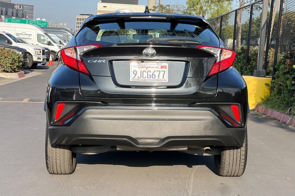 Used 2020 Toyota C-HR XLE image 7