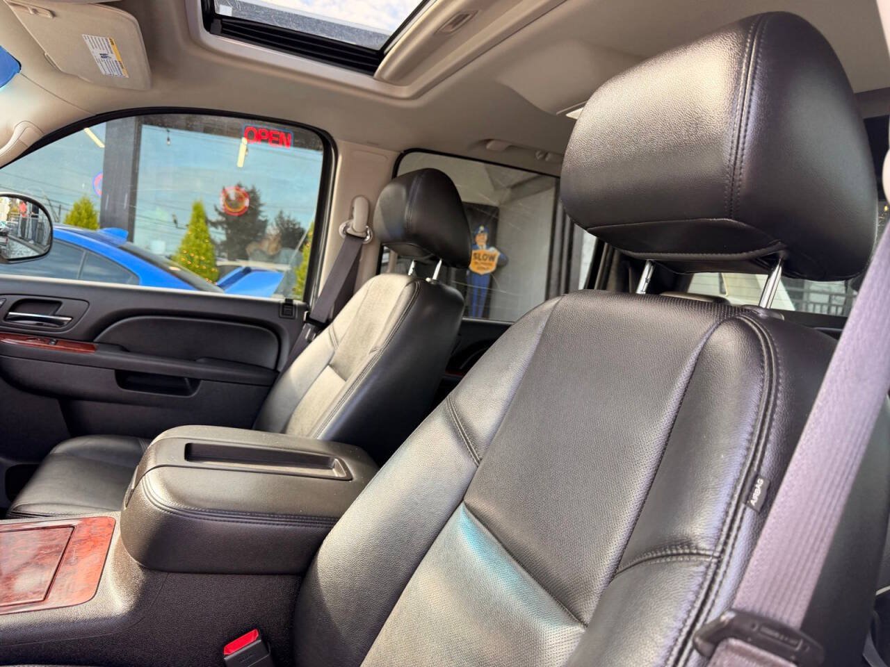 Used 2013 Chevrolet Avalanche LTZ AWD/4WD image 14