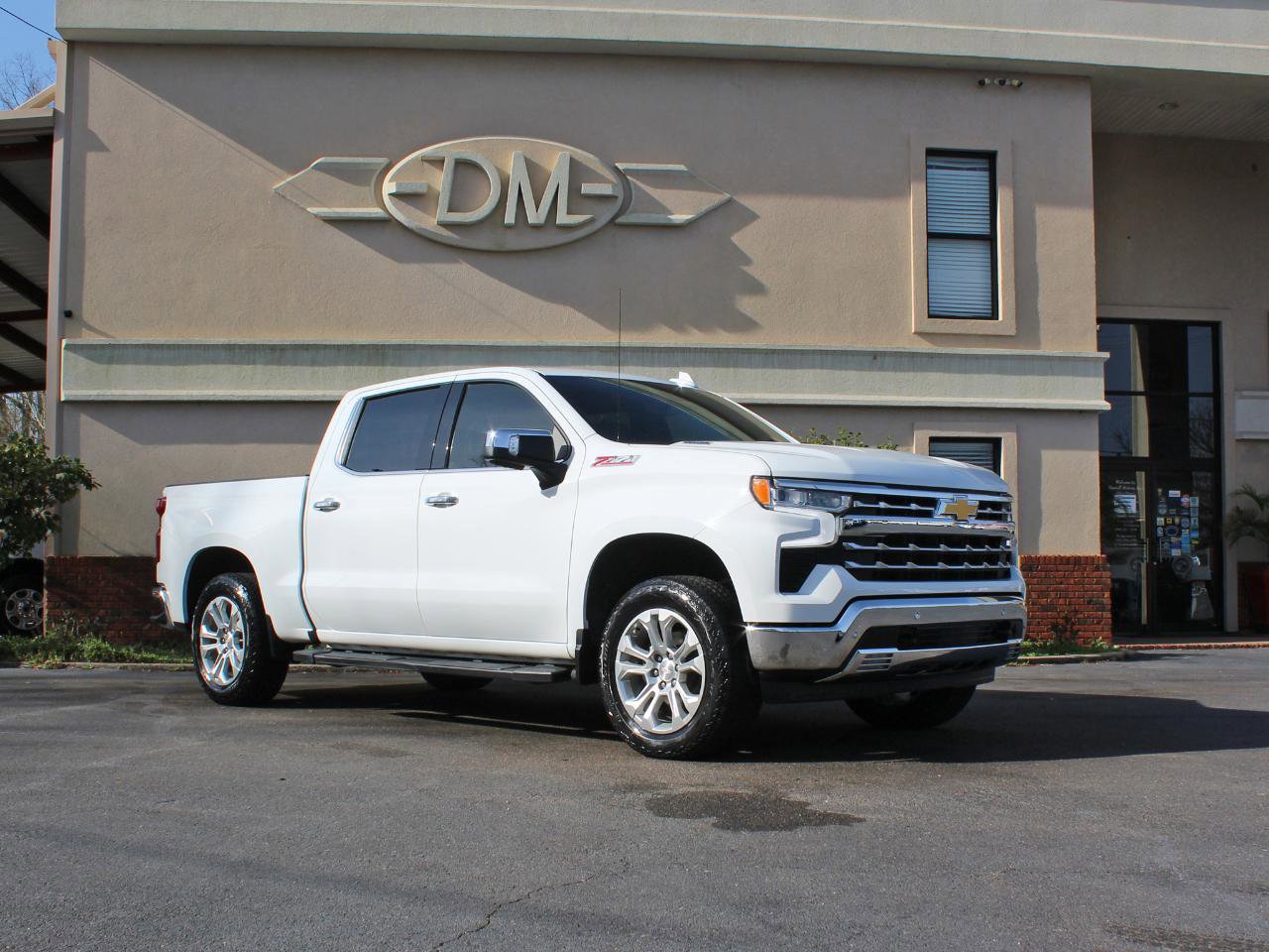 Used 2024 Chevrolet Silverado 1500 LTZ w/ Technology Package image 5
