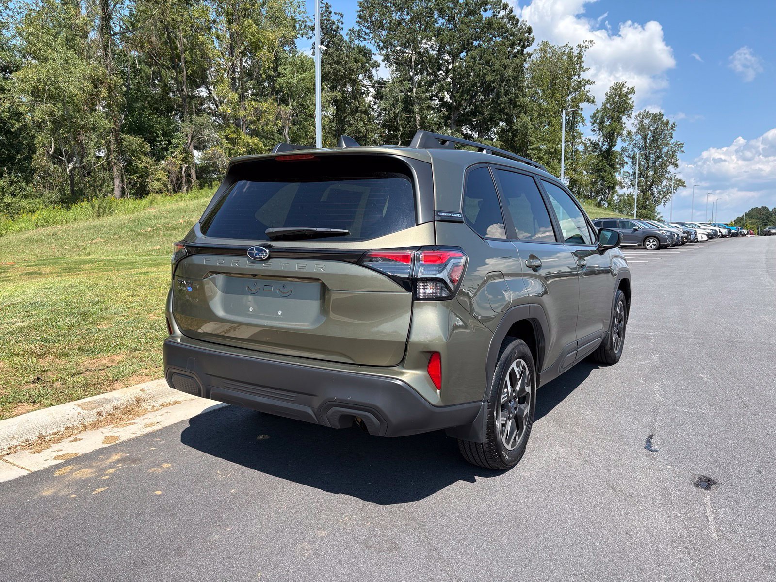 Certified 2025 Subaru Forester Premium w/ Convenience Package #2 AWD/4WD image 9